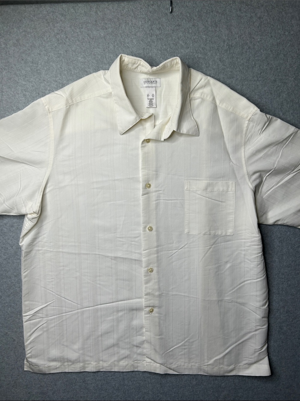 Concepts by Claiborne‎ Cream Short-Sleeve Button-Up Shirt